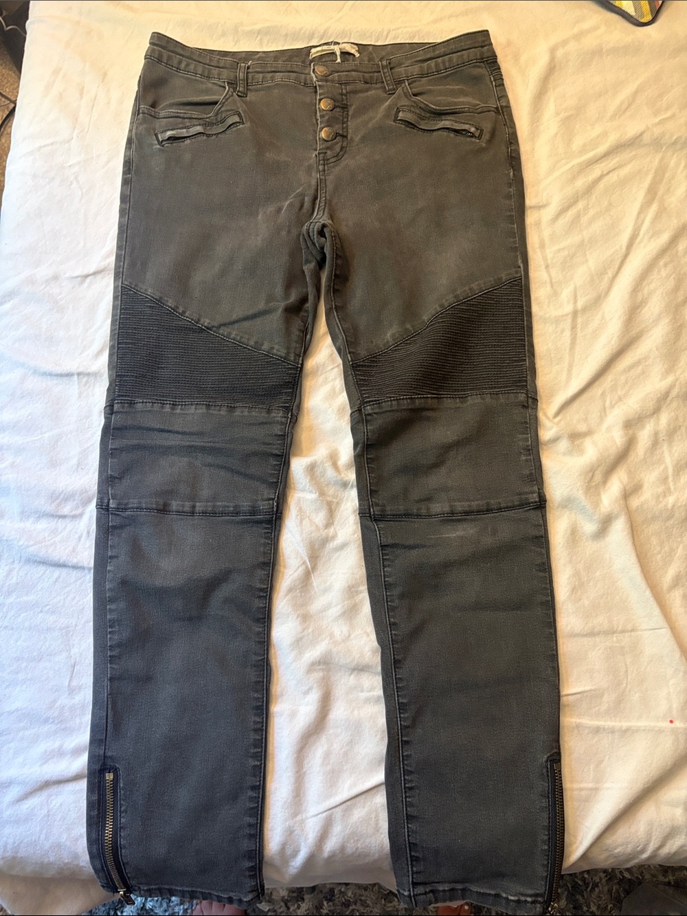 Free People Charcoal Skinny Jeans button fly zippers on ankles 31